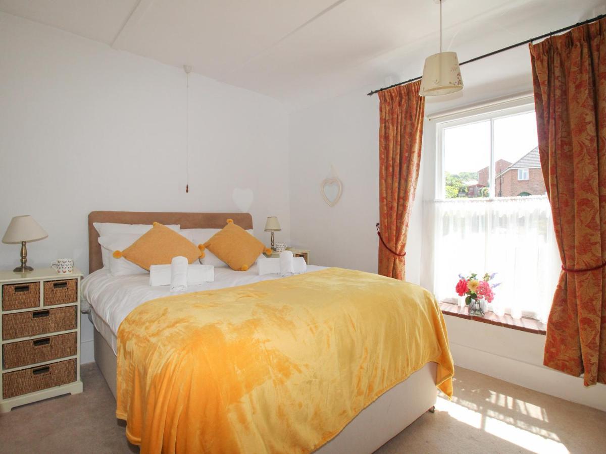 Poppy Cottage Суонидж Екстериор снимка